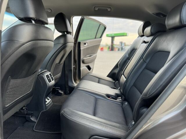 Коричневий Кіа Sportage, об'ємом двигуна 2 л та пробігом 156 тис. км за 15999 $, фото 18 на Automoto.ua