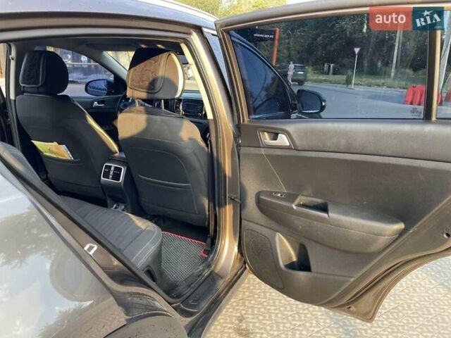 Коричневий Кіа Sportage, об'ємом двигуна 1.69 л та пробігом 140 тис. км за 15300 $, фото 10 на Automoto.ua
