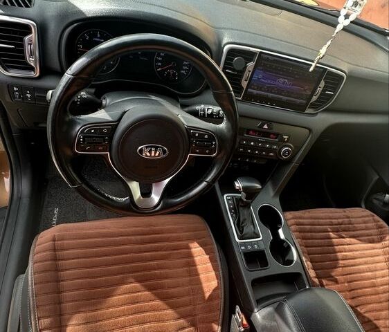 Коричневый Киа Sportage, объемом двигателя 1.7 л и пробегом 187 тыс. км за 16800 $, фото 7 на Automoto.ua