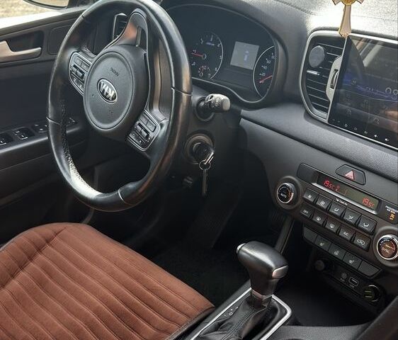 Коричневый Киа Sportage, объемом двигателя 1.7 л и пробегом 187 тыс. км за 16800 $, фото 5 на Automoto.ua