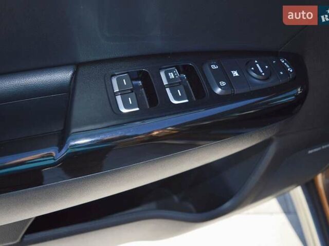 Коричневый Киа Sportage, объемом двигателя 2 л и пробегом 177 тыс. км за 18700 $, фото 12 на Automoto.ua