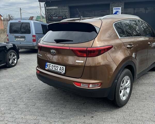Коричневий Кіа Sportage, об'ємом двигуна 1.69 л та пробігом 101 тис. км за 18000 $, фото 4 на Automoto.ua