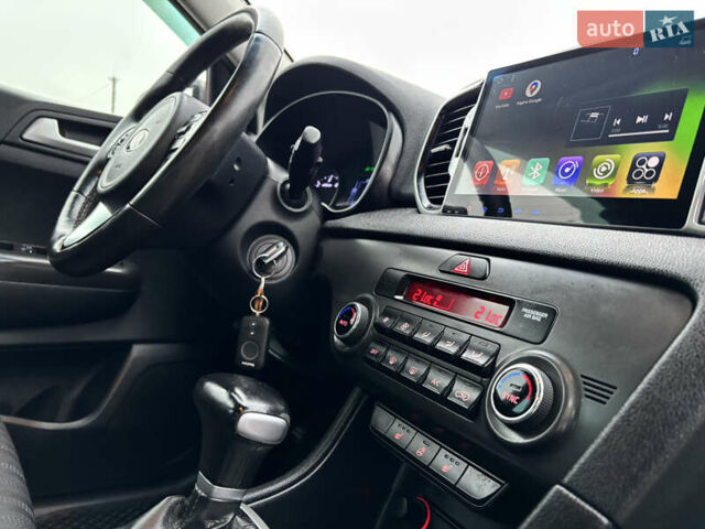 Коричневий Кіа Sportage, об'ємом двигуна 1.69 л та пробігом 173 тис. км за 17999 $, фото 79 на Automoto.ua