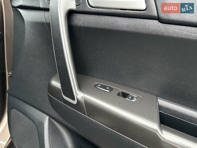 Коричневий Кіа Sportage, об'ємом двигуна 1.69 л та пробігом 173 тис. км за 17999 $, фото 76 на Automoto.ua