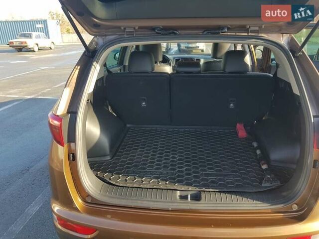 Коричневый Киа Sportage, объемом двигателя 2 л и пробегом 75 тыс. км за 19300 $, фото 13 на Automoto.ua