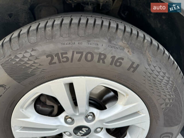 Коричневый Киа Sportage, объемом двигателя 1.69 л и пробегом 143 тыс. км за 16900 $, фото 28 на Automoto.ua