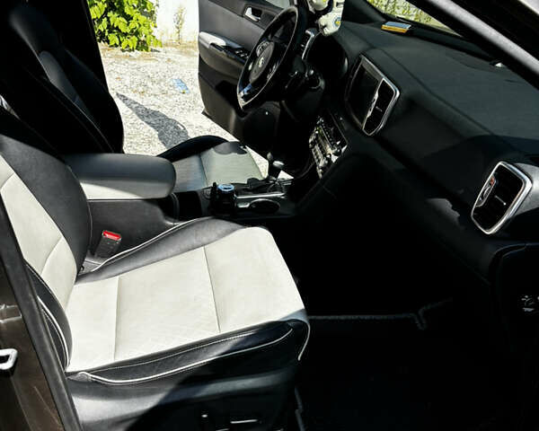 Коричневый Киа Sportage, объемом двигателя 2 л и пробегом 160 тыс. км за 23500 $, фото 38 на Automoto.ua
