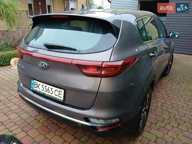 Коричневий Кіа Sportage, об'ємом двигуна 1.59 л та пробігом 96 тис. км за 16000 $, фото 4 на Automoto.ua