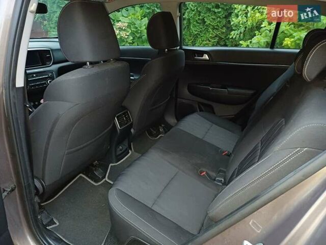 Коричневий Кіа Sportage, об'ємом двигуна 1.59 л та пробігом 96 тис. км за 16000 $, фото 10 на Automoto.ua