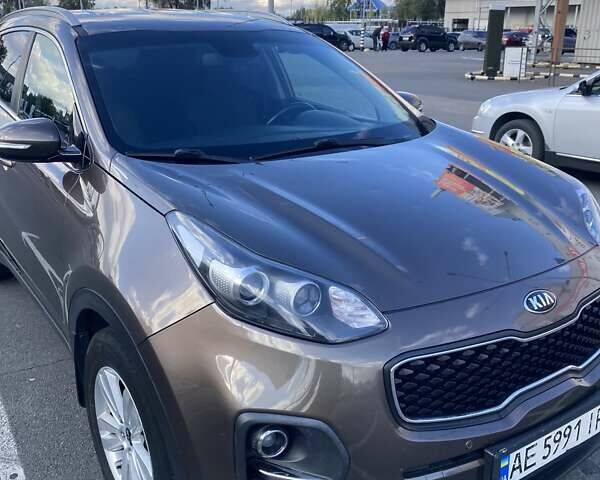 Киа Sportage 2018 в Днепре (Днепропетровске) на Automoto.ua Коричневый Киа Sportage, объемом двигателя 1.59 л и пробегом 168 тыс. км за 14000 $, фото 1 на Automoto.ua