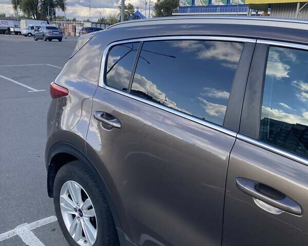 Киа Sportage 2018 в Днепре (Днепропетровске) на Automoto.ua Коричневый Киа Sportage, объемом двигателя 1.59 л и пробегом 168 тыс. км за 14000 $, фото 4 на Automoto.ua