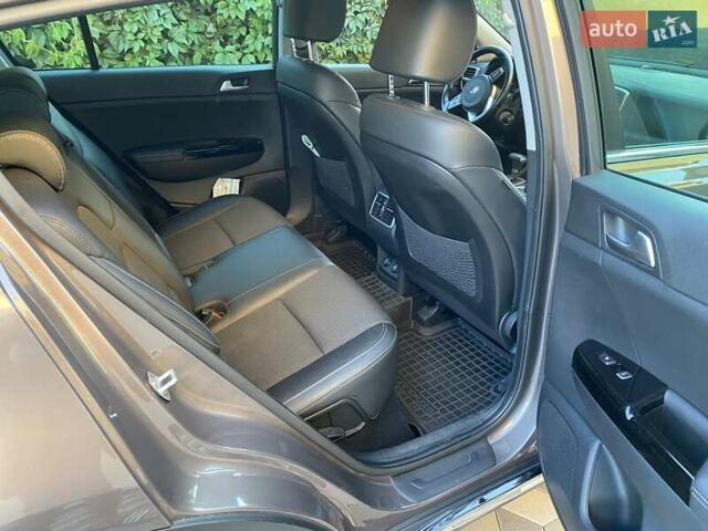 Коричневий Кіа Sportage, об'ємом двигуна 1.6 л та пробігом 66 тис. км за 22200 $, фото 5 на Automoto.ua