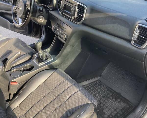 Киа Sportage 2018 в Днепре (Днепропетровске) на Automoto.ua Коричневый Киа Sportage, объемом двигателя 1.59 л и пробегом 168 тыс. км за 14000 $, фото 20 на Automoto.ua