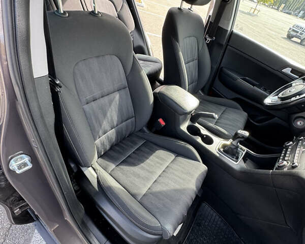 Коричневый Киа Sportage, объемом двигателя 1.6 л и пробегом 86 тыс. км за 17150 $, фото 16 на Automoto.ua