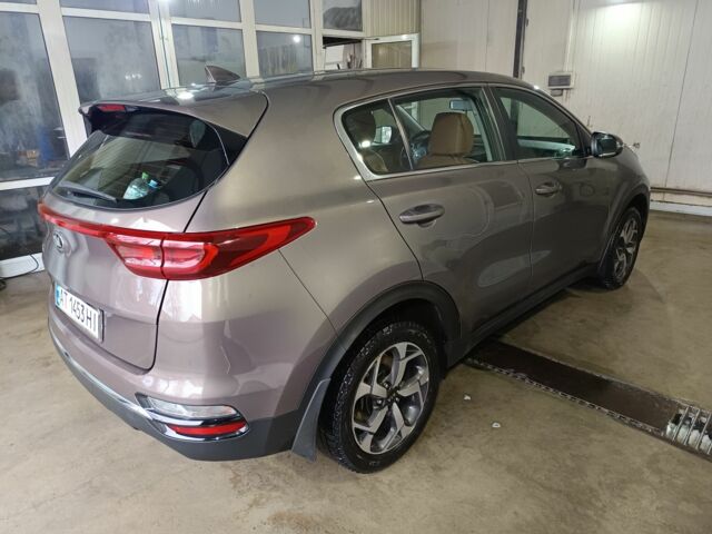 Коричневый Киа Sportage, объемом двигателя 1.6 л и пробегом 90 тыс. км за 18500 $, фото 2 на Automoto.ua