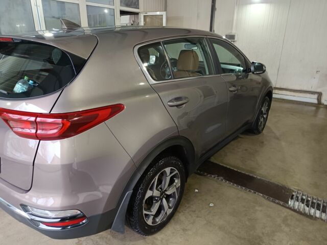 Коричневый Киа Sportage, объемом двигателя 1.6 л и пробегом 90 тыс. км за 18500 $, фото 3 на Automoto.ua