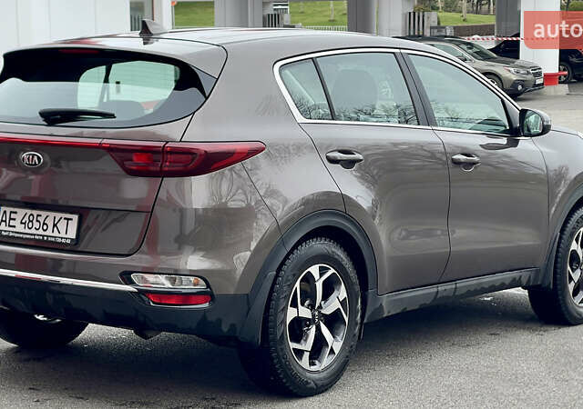 Коричневий Кіа Sportage, об'ємом двигуна 1.6 л та пробігом 53 тис. км за 17500 $, фото 5 на Automoto.ua
