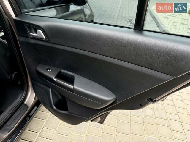 Коричневий Кіа Sportage, об'ємом двигуна 1.59 л та пробігом 53 тис. км за 13900 $, фото 57 на Automoto.ua