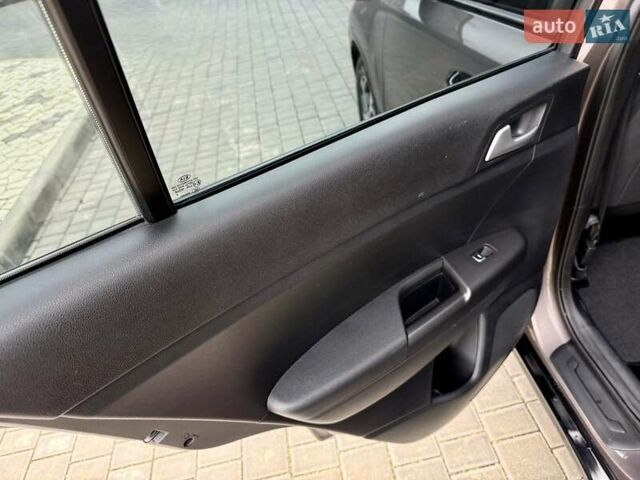 Коричневий Кіа Sportage, об'ємом двигуна 1.59 л та пробігом 53 тис. км за 13900 $, фото 62 на Automoto.ua