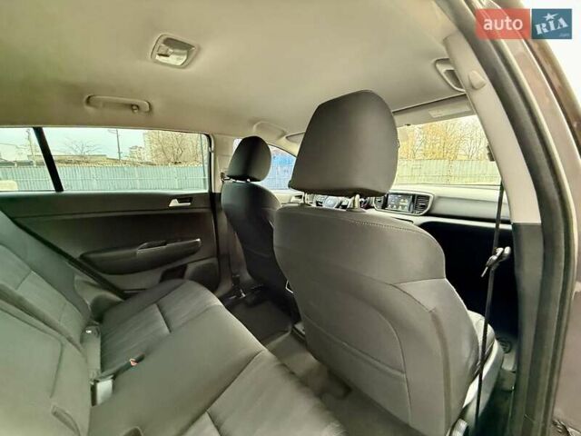 Коричневий Кіа Sportage, об'ємом двигуна 1.59 л та пробігом 53 тис. км за 13900 $, фото 59 на Automoto.ua