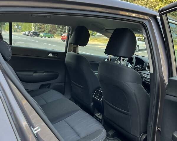 Коричневый Киа Sportage, объемом двигателя 1.59 л и пробегом 24 тыс. км за 20500 $, фото 10 на Automoto.ua