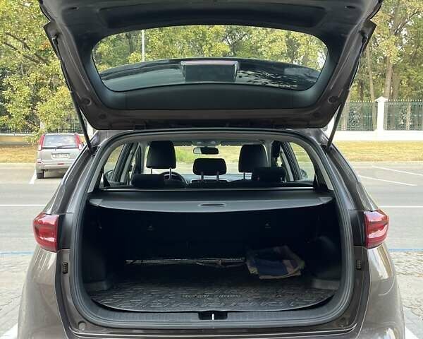 Коричневый Киа Sportage, объемом двигателя 1.59 л и пробегом 24 тыс. км за 20500 $, фото 13 на Automoto.ua