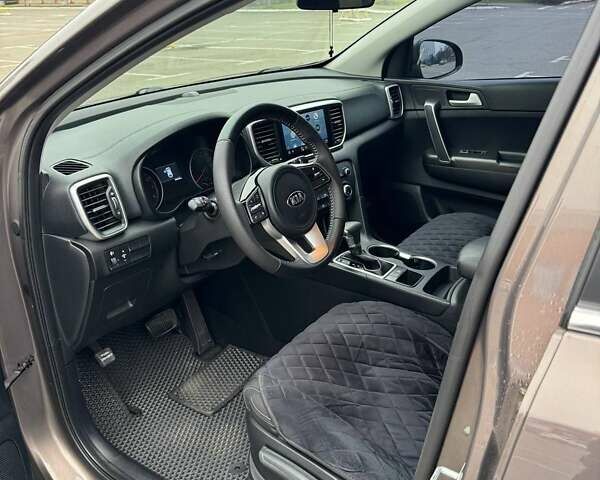Коричневий Кіа Sportage, об'ємом двигуна 1.59 л та пробігом 64 тис. км за 18950 $, фото 7 на Automoto.ua