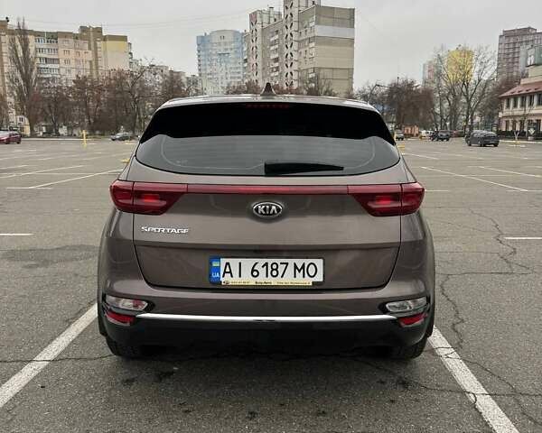 Коричневий Кіа Sportage, об'ємом двигуна 1.59 л та пробігом 64 тис. км за 18950 $, фото 4 на Automoto.ua