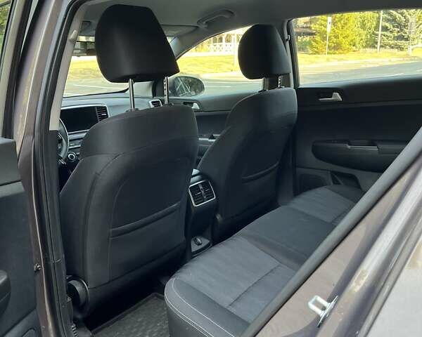Коричневый Киа Sportage, объемом двигателя 1.59 л и пробегом 24 тыс. км за 20500 $, фото 9 на Automoto.ua