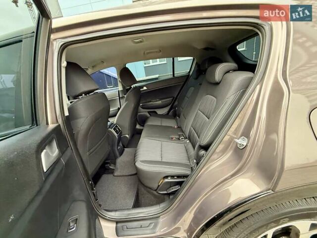 Коричневий Кіа Sportage, об'ємом двигуна 1.59 л та пробігом 53 тис. км за 13900 $, фото 66 на Automoto.ua