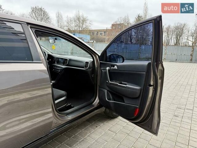 Коричневий Кіа Sportage, об'ємом двигуна 1.59 л та пробігом 53 тис. км за 13900 $, фото 40 на Automoto.ua