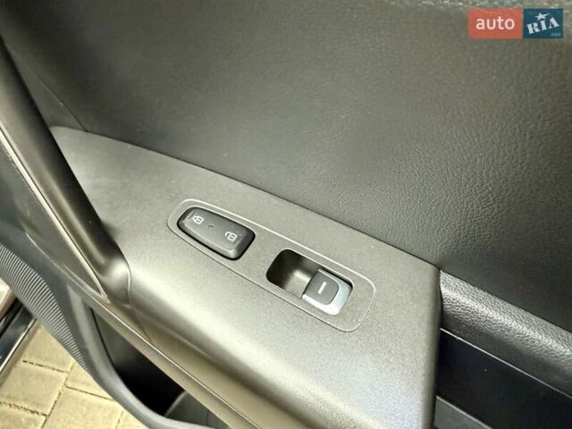 Коричневий Кіа Sportage, об'ємом двигуна 1.59 л та пробігом 53 тис. км за 13900 $, фото 43 на Automoto.ua