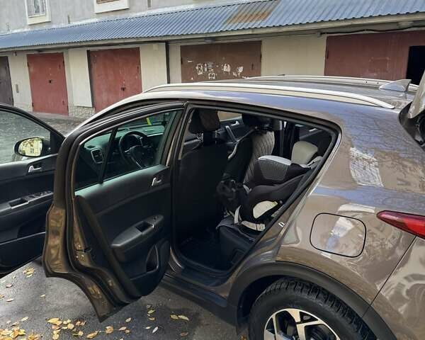 Коричневый Киа Sportage, объемом двигателя 1.59 л и пробегом 33 тыс. км за 19500 $, фото 44 на Automoto.ua