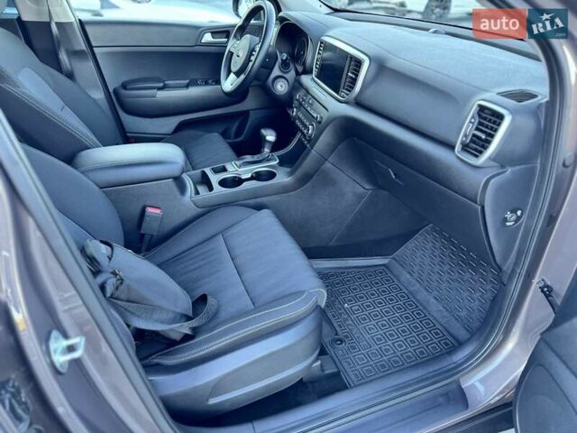 Кіа Sportage 2021 у Харкові на Automoto.ua Коричневий Кіа Sportage, об'ємом двигуна 1.59 л та пробігом 66 тис. км за 18999 $, фото 35 на Automoto.ua