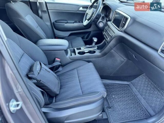 Кіа Sportage 2021 у Харкові на Automoto.ua Коричневий Кіа Sportage, об'ємом двигуна 1.59 л та пробігом 66 тис. км за 18999 $, фото 39 на Automoto.ua