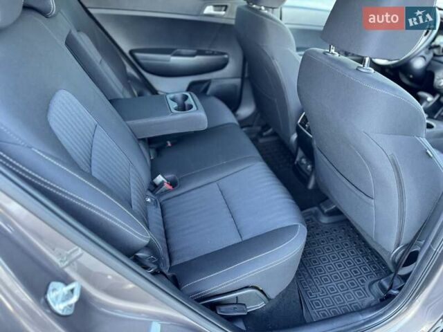 Кіа Sportage 2021 у Харкові на Automoto.ua Коричневий Кіа Sportage, об'ємом двигуна 1.59 л та пробігом 66 тис. км за 18999 $, фото 48 на Automoto.ua