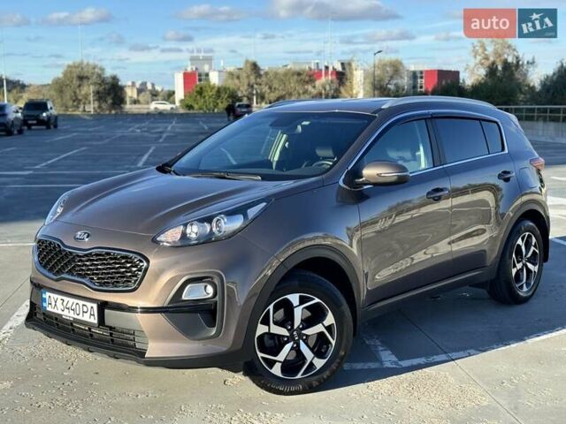 Кіа Sportage 2021 у Харкові на Automoto.ua Коричневий Кіа Sportage, об'ємом двигуна 1.59 л та пробігом 66 тис. км за 18999 $, фото 12 на Automoto.ua