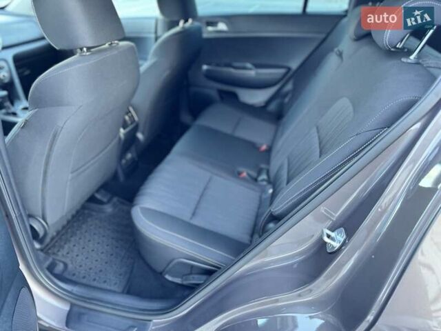 Кіа Sportage 2021 у Харкові на Automoto.ua Коричневий Кіа Sportage, об'ємом двигуна 1.59 л та пробігом 66 тис. км за 18999 $, фото 46 на Automoto.ua