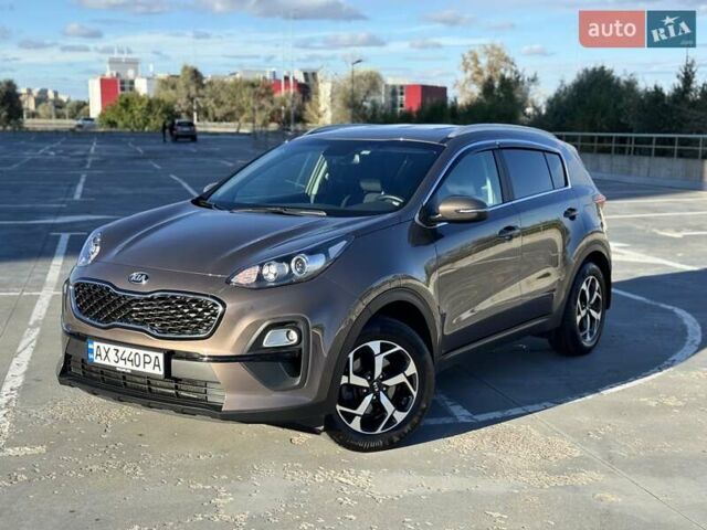 Кіа Sportage 2021 у Харкові на Automoto.ua Коричневий Кіа Sportage, об'ємом двигуна 1.59 л та пробігом 66 тис. км за 18999 $, фото 10 на Automoto.ua