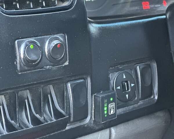 Красный Киа Sportage, объемом двигателя 2 л и пробегом 350 тыс. км за 2999 $, фото 13 на Automoto.ua