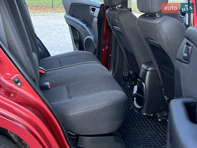 Червоний Кіа Sportage, об'ємом двигуна 2 л та пробігом 300 тис. км за 5999 $, фото 31 на Automoto.ua