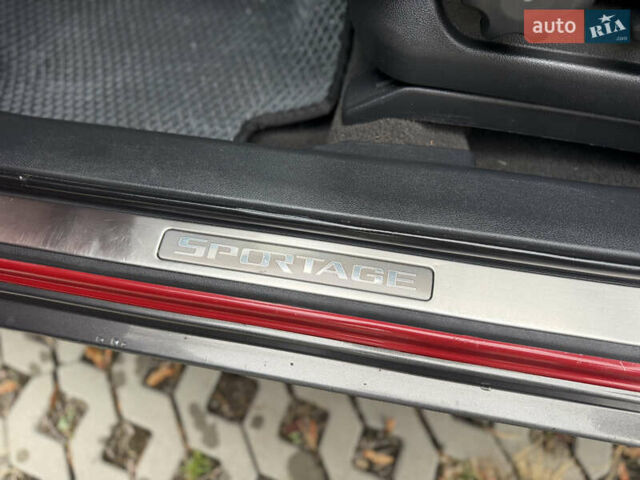 Красный Киа Sportage, объемом двигателя 2.66 л и пробегом 275 тыс. км за 7500 $, фото 50 на Automoto.ua
