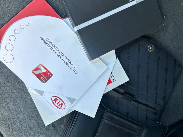 Красный Киа Sportage, объемом двигателя 2 л и пробегом 222 тыс. км за 8500 $, фото 9 на Automoto.ua