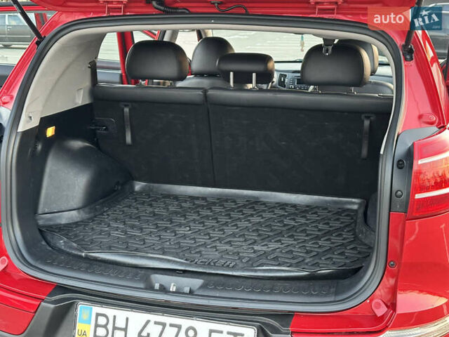 Червоний Кіа Sportage, об'ємом двигуна 2 л та пробігом 150 тис. км за 13500 $, фото 31 на Automoto.ua