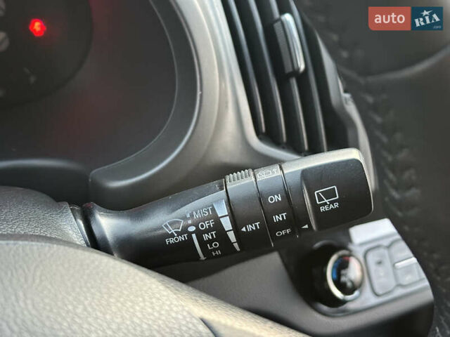 Червоний Кіа Sportage, об'ємом двигуна 2 л та пробігом 150 тис. км за 13500 $, фото 62 на Automoto.ua