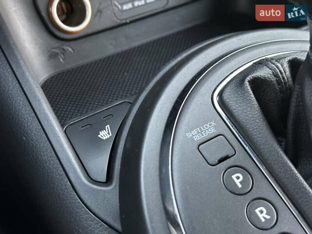 Червоний Кіа Sportage, об'ємом двигуна 2 л та пробігом 150 тис. км за 13500 $, фото 66 на Automoto.ua