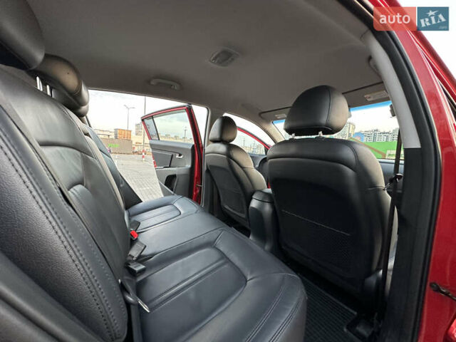 Червоний Кіа Sportage, об'ємом двигуна 2 л та пробігом 150 тис. км за 13500 $, фото 4 на Automoto.ua