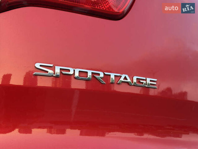 Червоний Кіа Sportage, об'ємом двигуна 2 л та пробігом 150 тис. км за 13500 $, фото 26 на Automoto.ua