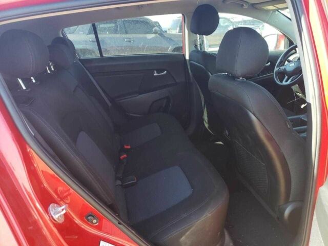 Красный Киа Sportage, объемом двигателя 0 л и пробегом 158 тыс. км за 1200 $, фото 10 на Automoto.ua