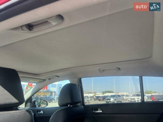 Червоний Кіа Sportage, об'ємом двигуна 2 л та пробігом 75 тис. км за 17299 $, фото 5 на Automoto.ua